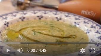 132YT 132. Zupa z zielonych ogórków i kalarepy   bezglutenowa kuchnia wegańska | Atelier Smaku