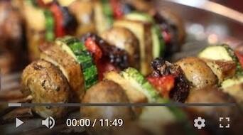 30YT 30. Warzywne szaszłyki ze śliwkowym chutneyem   bezglutenowa kuchnia wegańska | Atelier Smaku